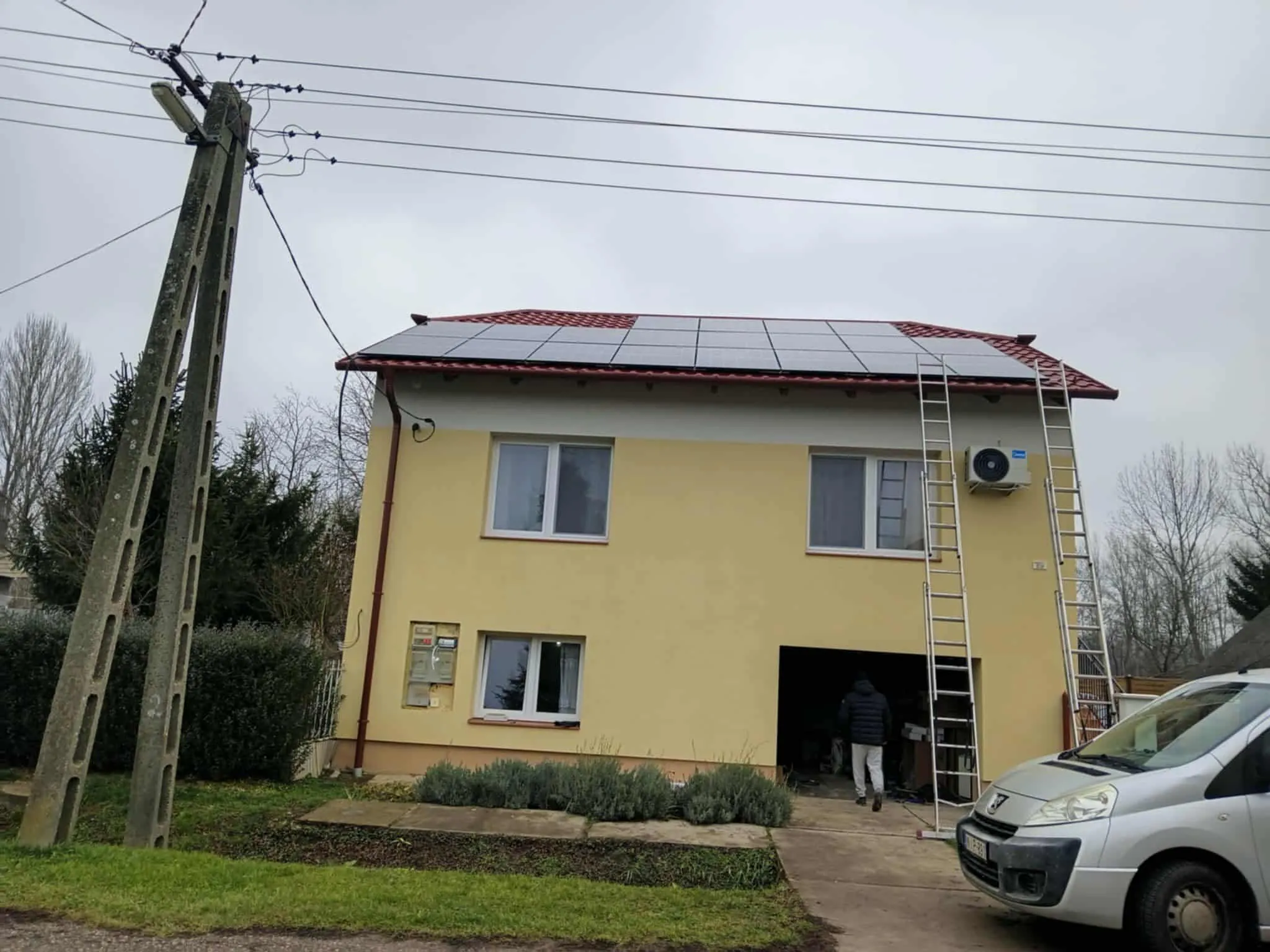 Győr, ikerház - napelem telepítés